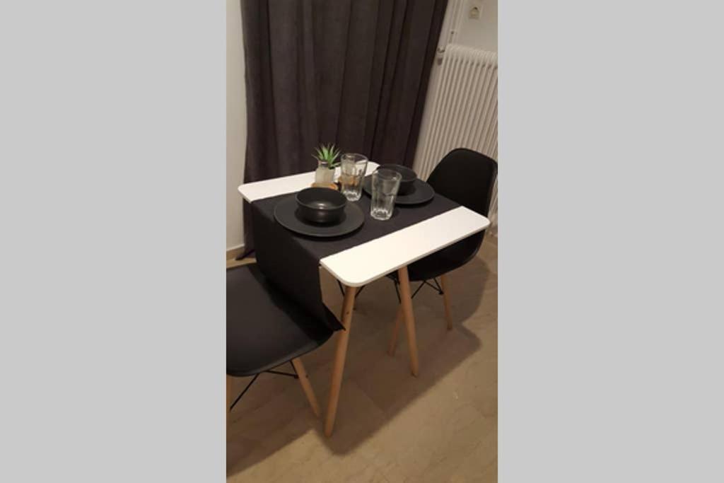 Apartment In The Heart Of The City 5 Larissa Luaran gambar