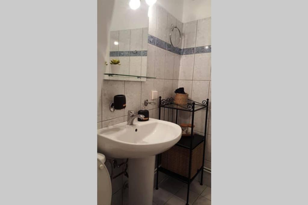 Apartment In The Heart Of The City 5 Larissa Luaran gambar