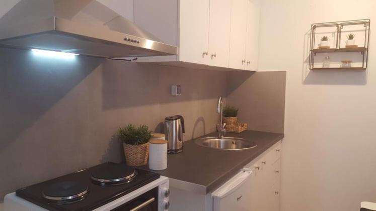 Apartment In The Heart Of The City 5 Larissa Luaran gambar